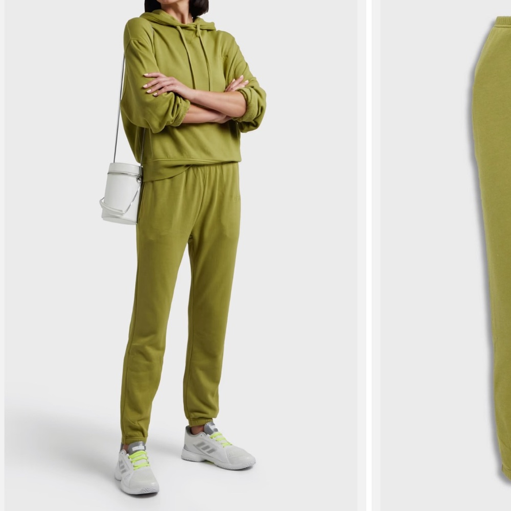 WSLY green sweatsuit